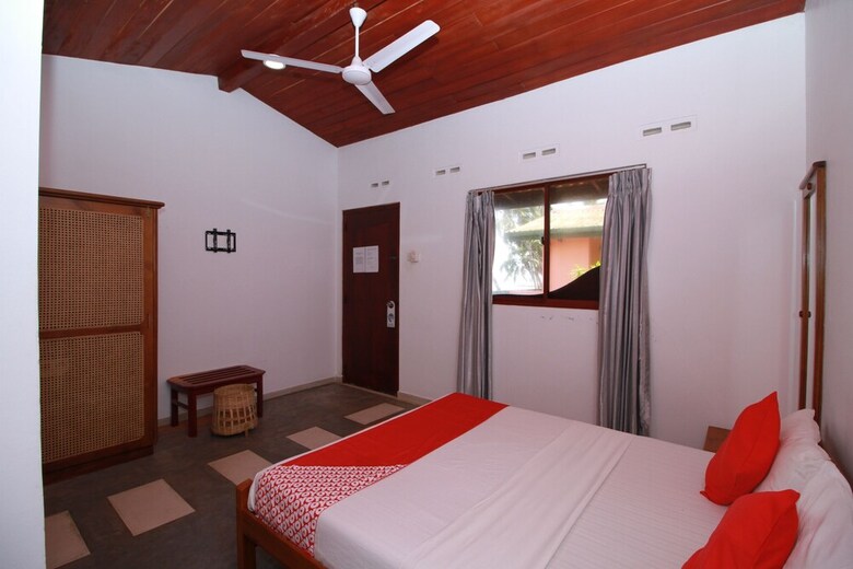 Oyo 246 Roy Villa Beach Hotel