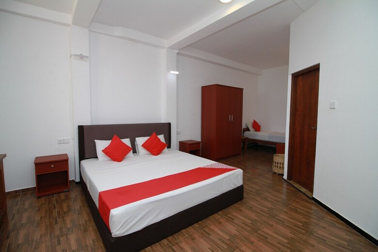 Oyo 246 Roy Villa Beach Hotel