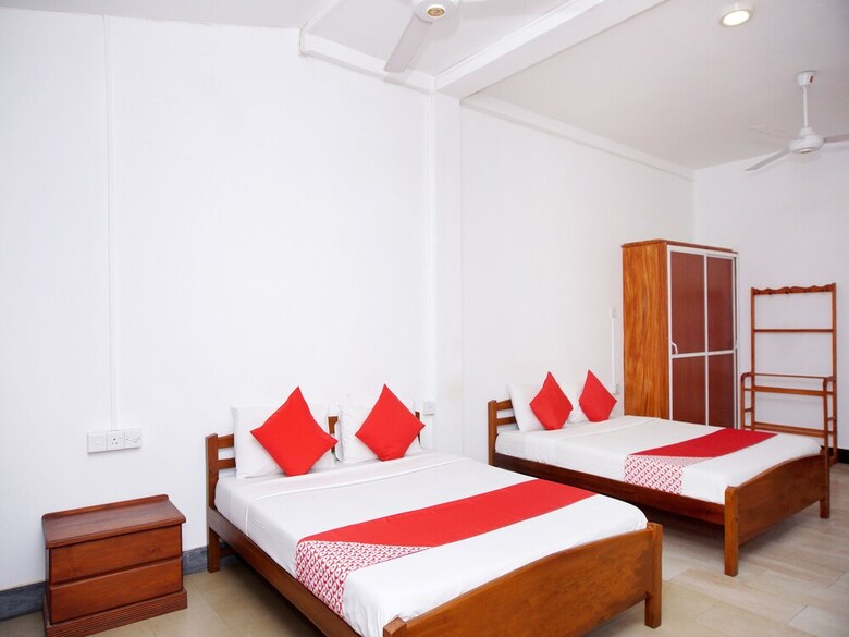 Oyo 246 Roy Villa Beach Hotel