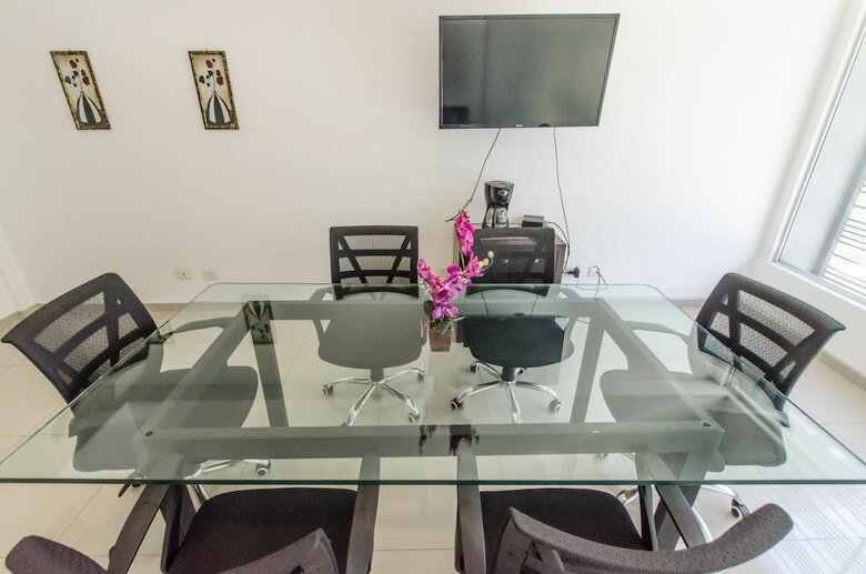 Shopping Del Sol Apartment