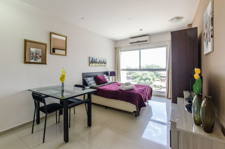 Shopping Del Sol Apartment