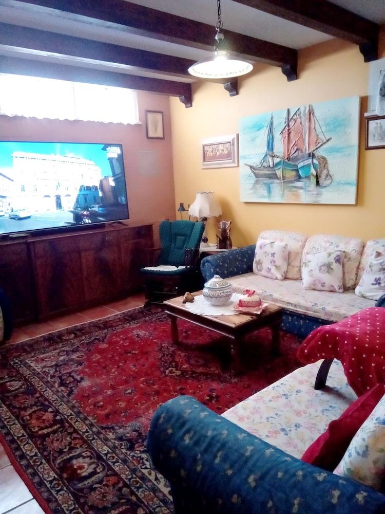 Apartamento Studio In Crotone, With Terrace And Wifi - 500 M From The Beach