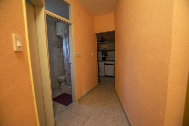 Apartments Nada-on Quiet Location In Center Of Starigrad