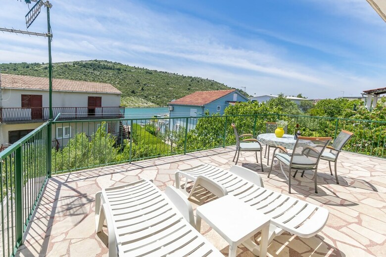 House Sun?ani Dvori