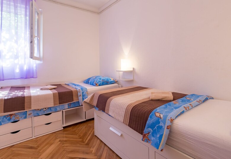Apartments Kuli?