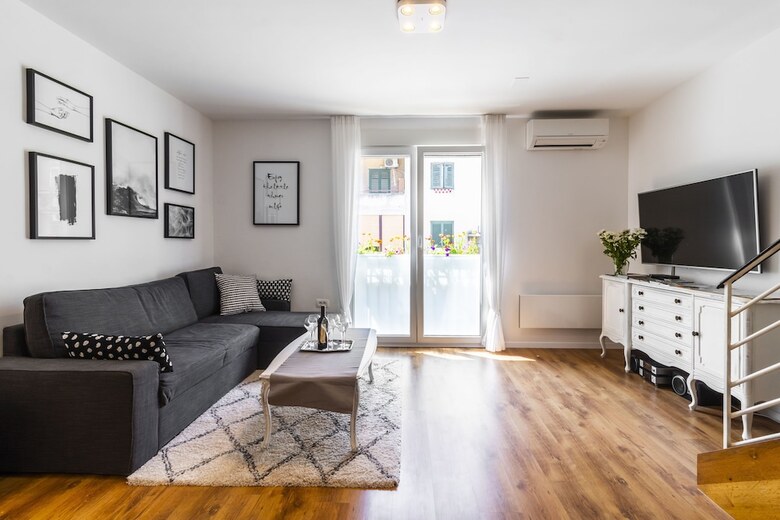 Apartment Apartment In Centre For 6