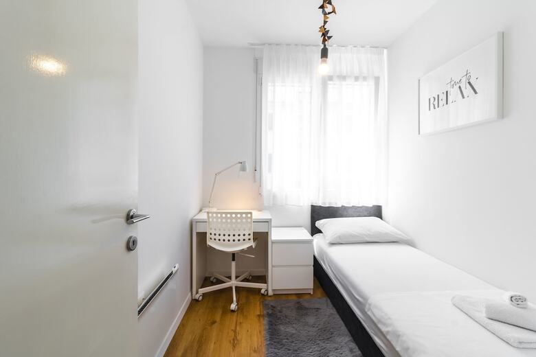 Apartment Apartment In Centre For 6