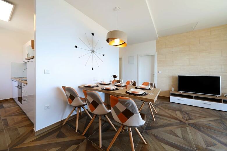 Redstone Luxury Apartments