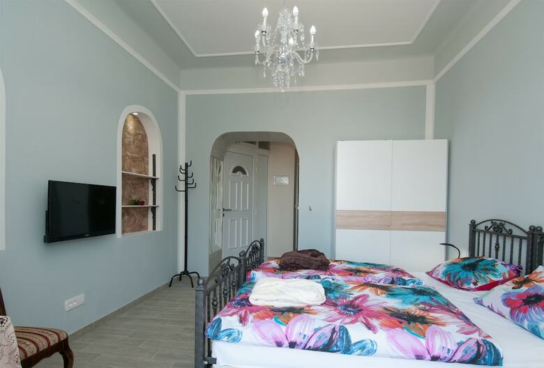 Apartments Tomic A8