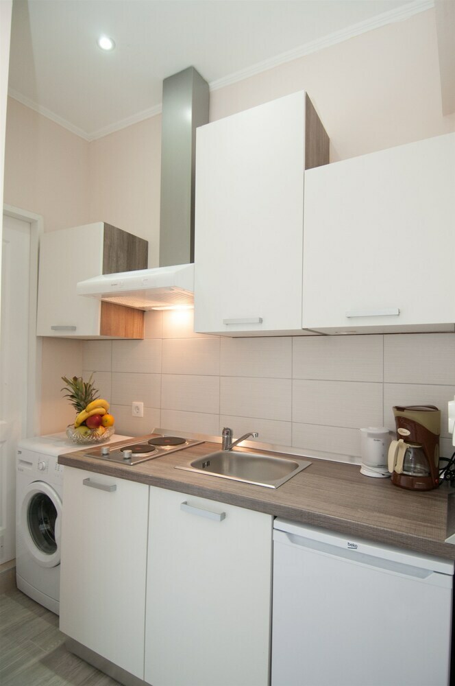 Apartments Tomic A8