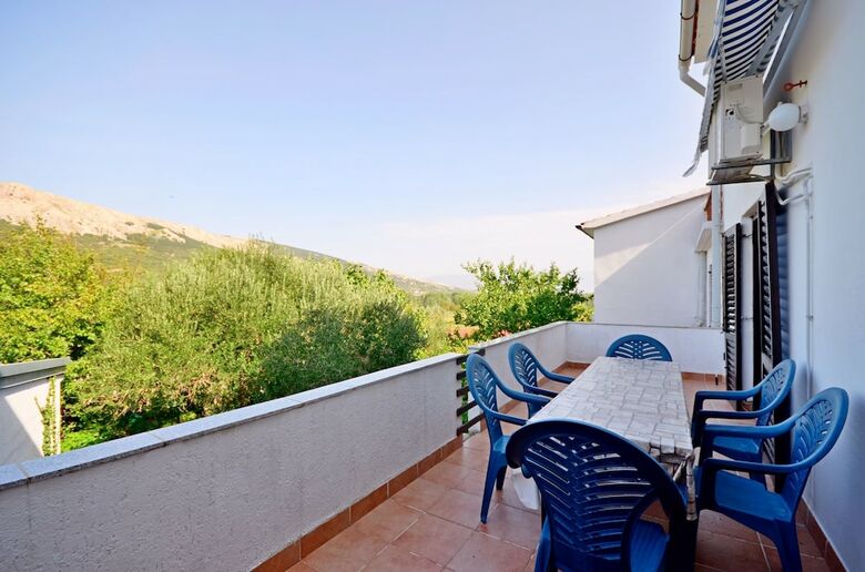 Apartments Mladen