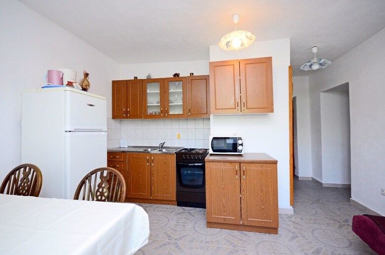 Apartments Mladen