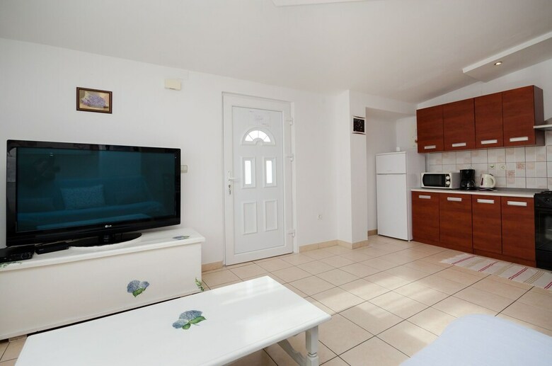 Apartments Mladen