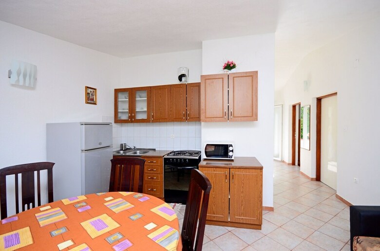 Apartments Mladen