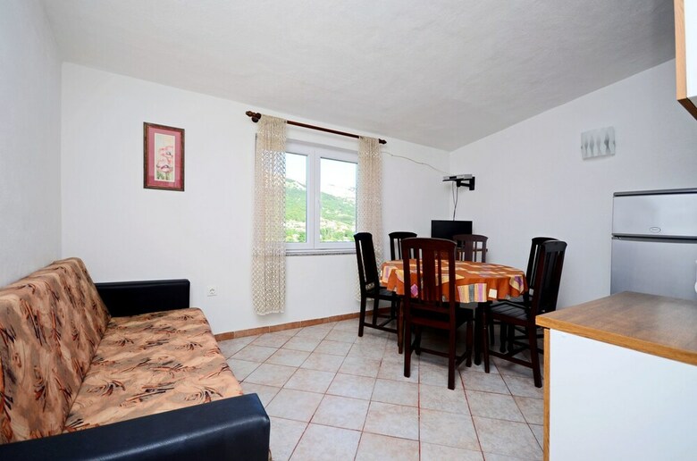 Apartments Mladen