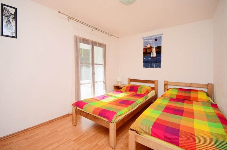 Apartments Mladen