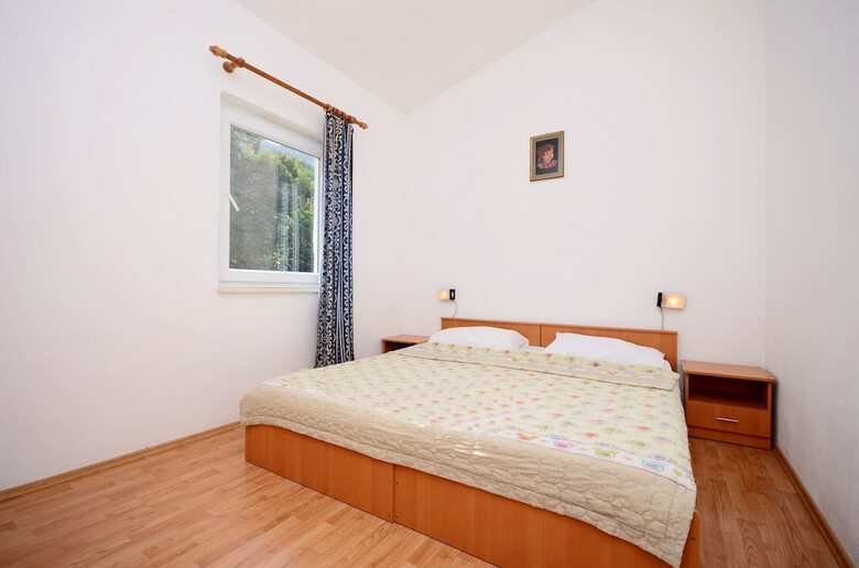 Apartments Mladen