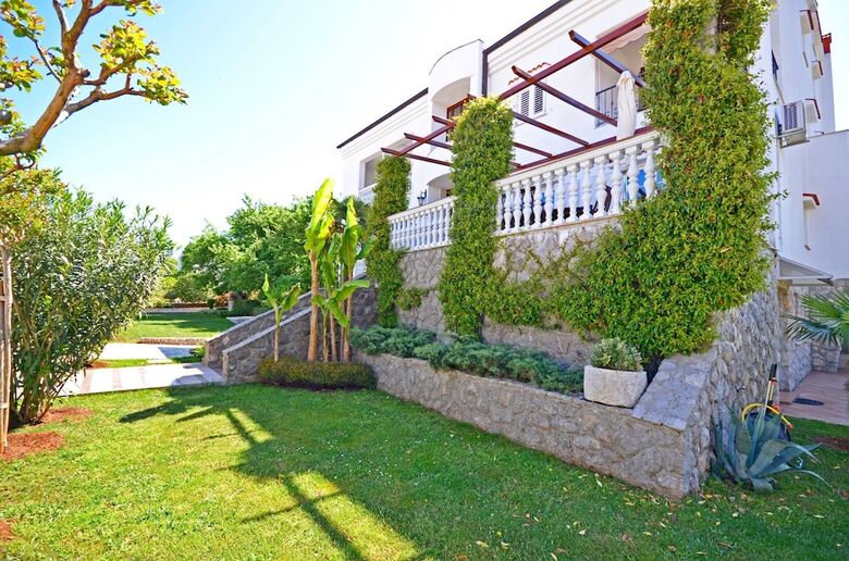 Apartments Sini?a