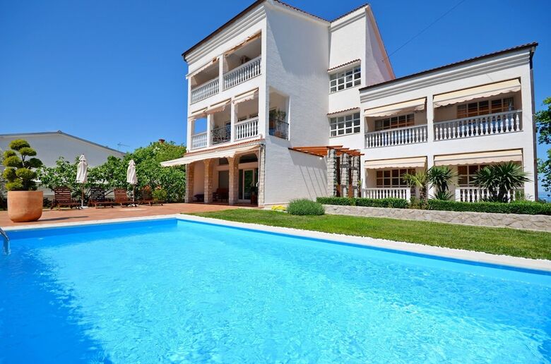 Apartments Sini?a