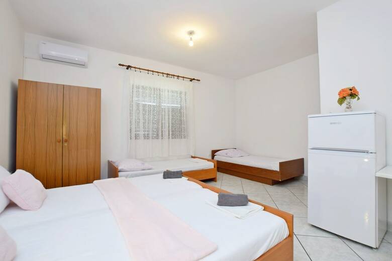 Apartment And Rooms Mila