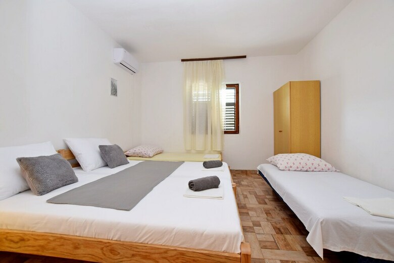 Apartment And Rooms Mila