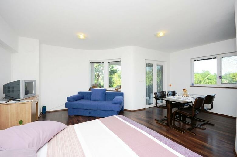 Apartments Josip
