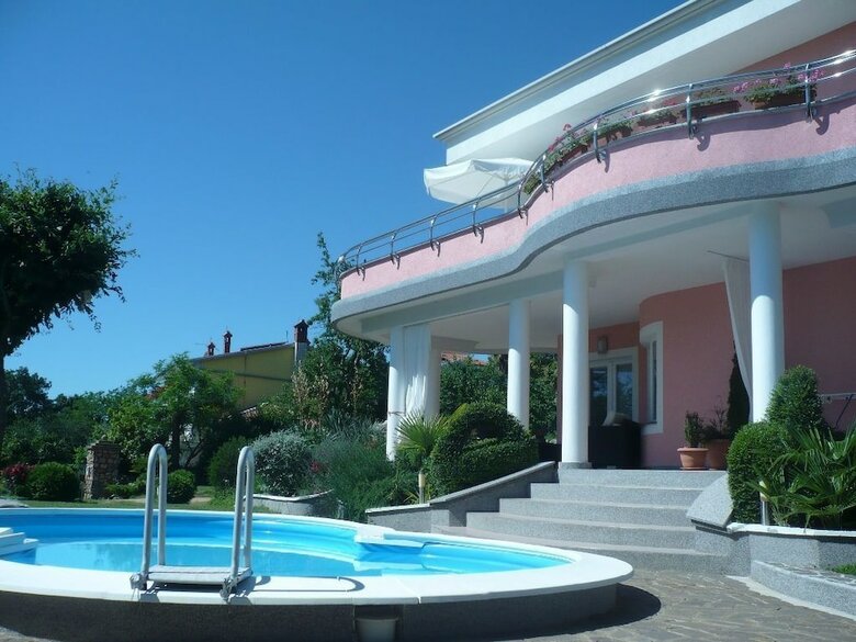 Apartments Josip