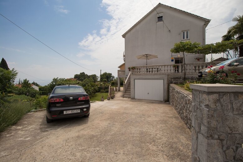 Apartment Mladen