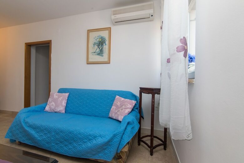 Apartments And Room Sun & Sea