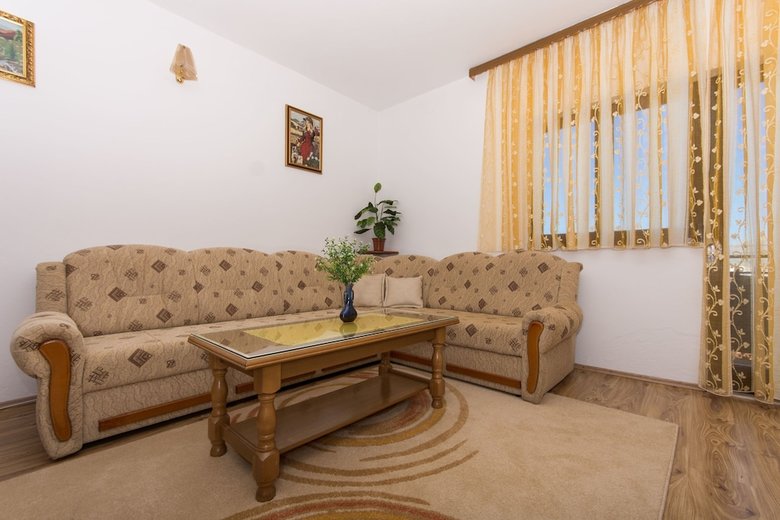 Apartment Ljube