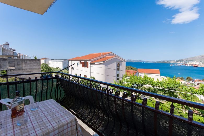 Apartment Ljube