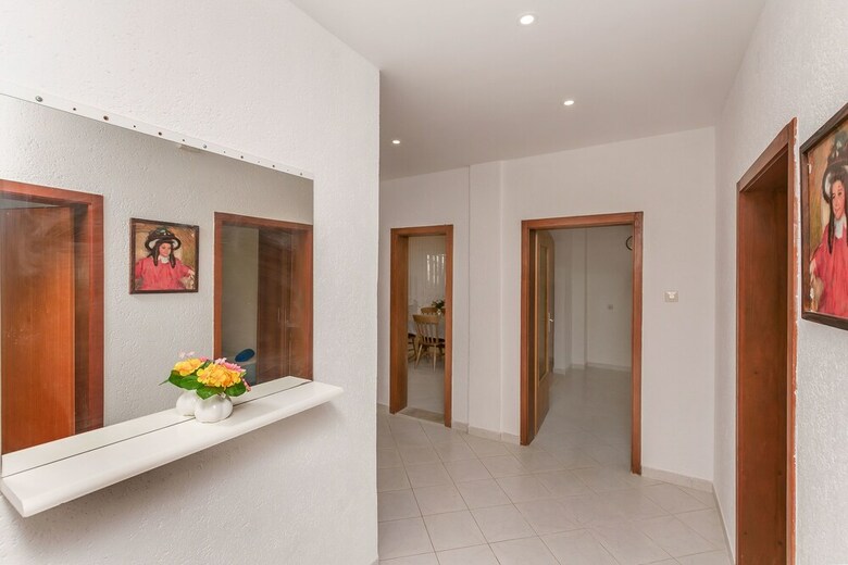 Apartments Luca