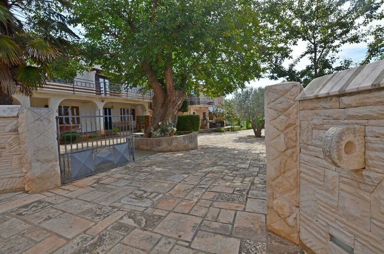 Apartments Josip