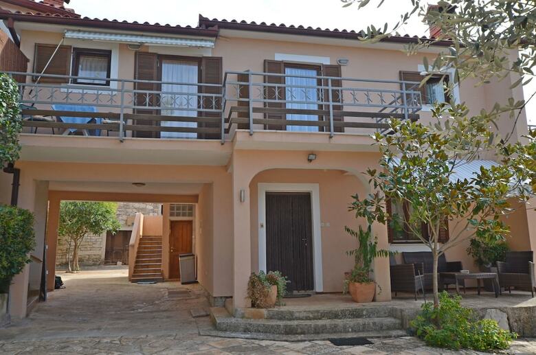 Apartments Josip