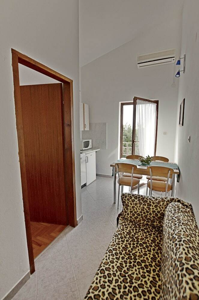 Apartments Josip