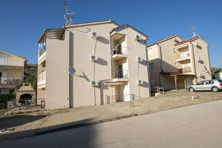 Apartment More
