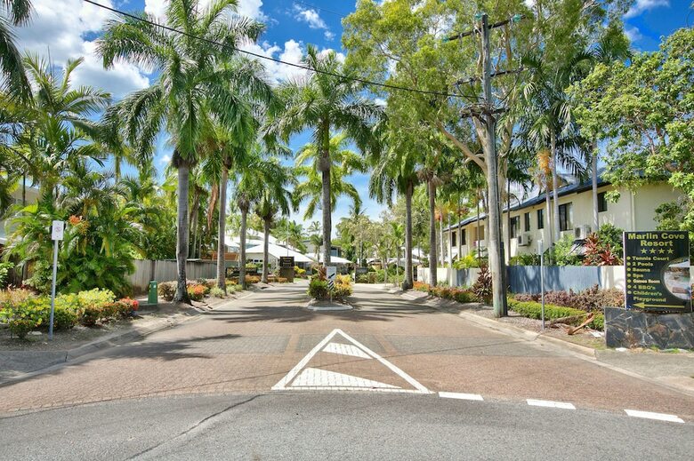 Marlin Cove Resort, Private Apartment