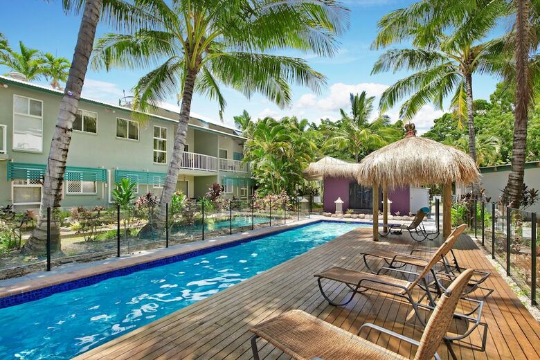 Marlin Cove Resort, Private Apartment