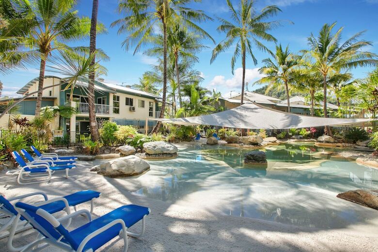 Marlin Cove Resort, Private Apartment