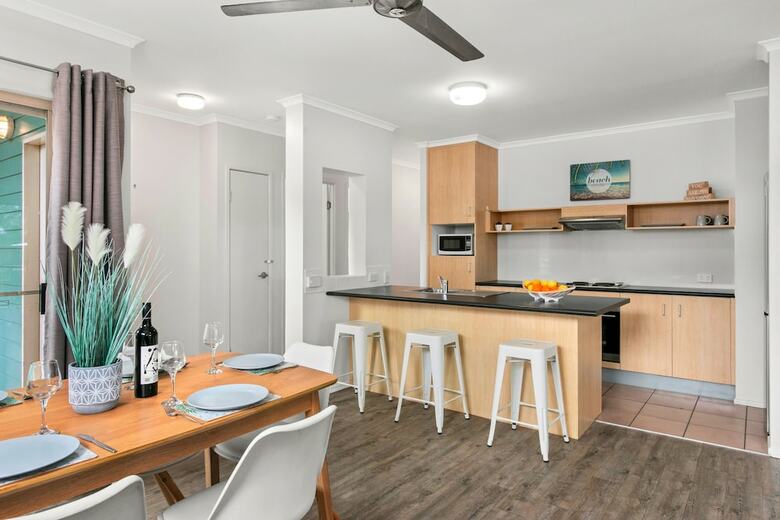 Marlin Cove Resort, Private Apartment