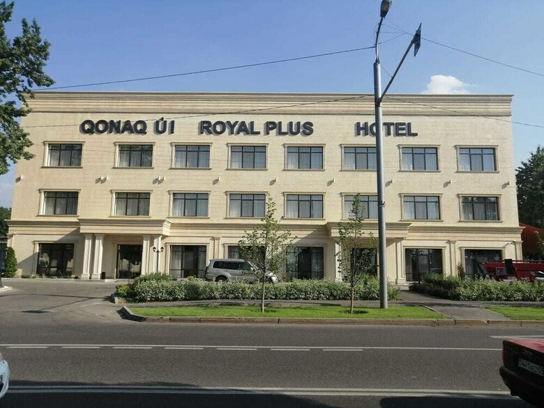 Hotel Royal Plus