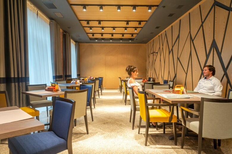 Hotel Royal Plus