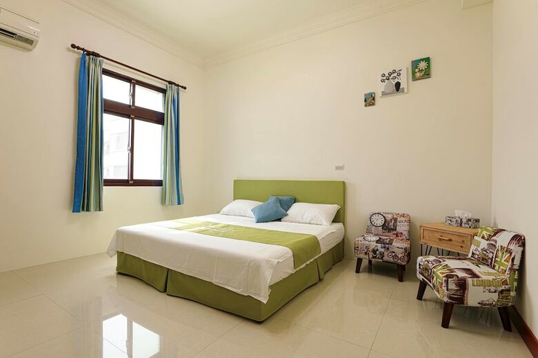 Hotel White Sand Bay Homestay