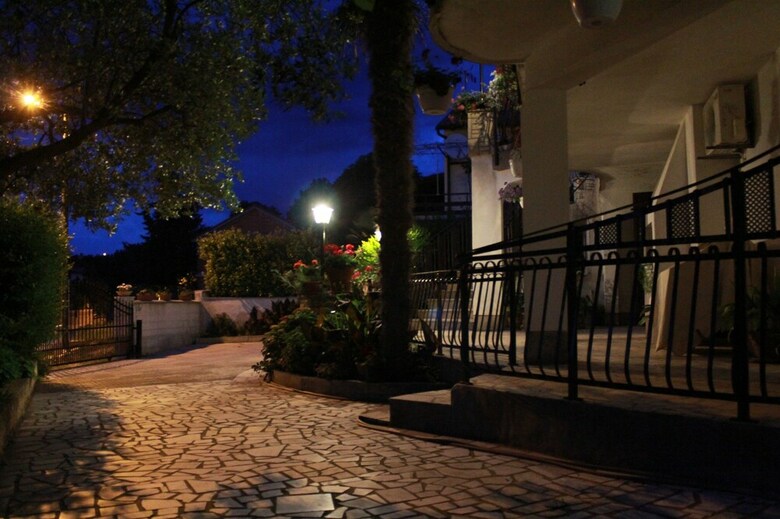 Apartamentos Rooms Violanda