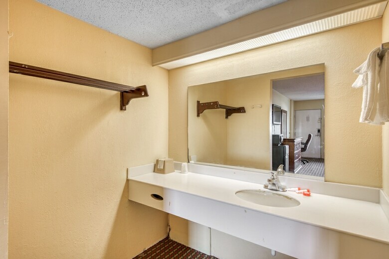 Oyo Hotel Jackson Fairgrounds I-55