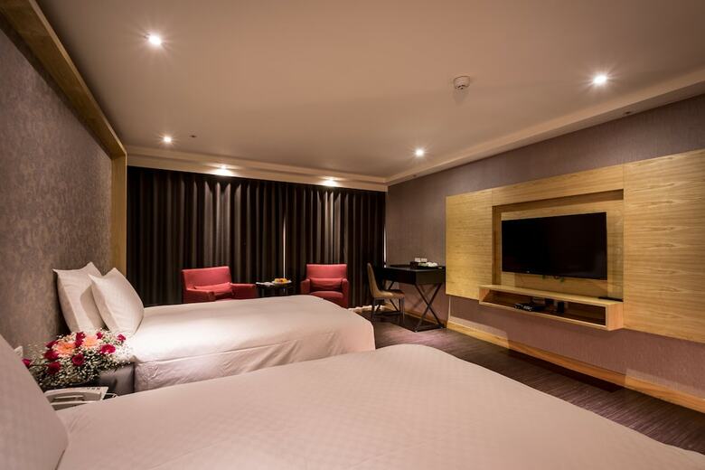 Chateau Rich Hotel