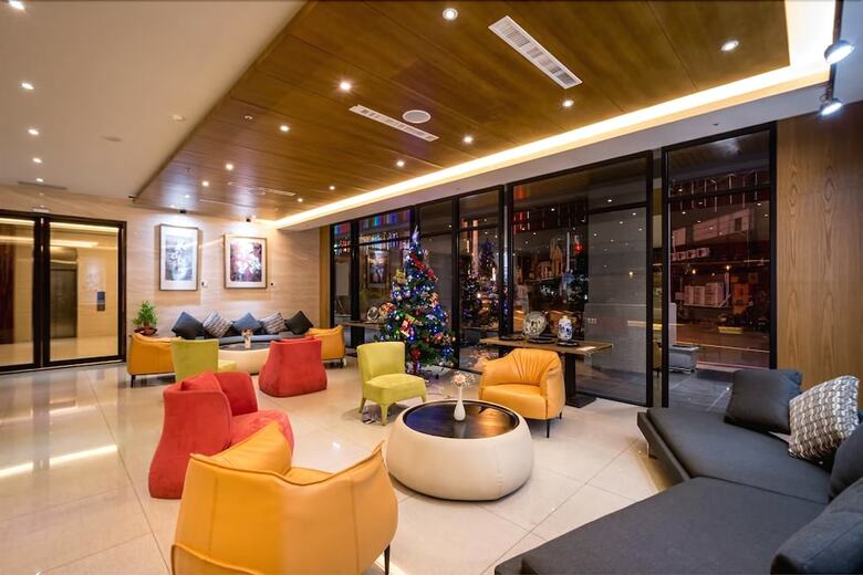 Chateau Rich Hotel