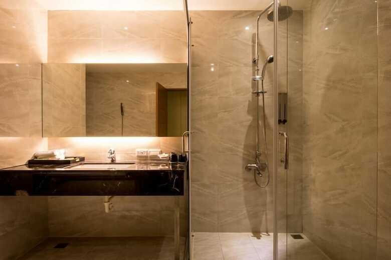 Chateau Rich Hotel