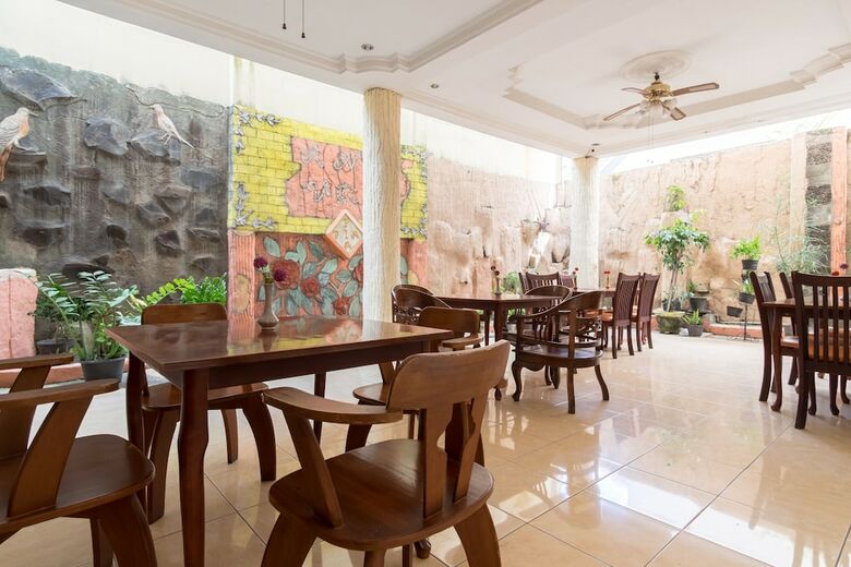 Oyo 1030 Hotel Bumi Asih