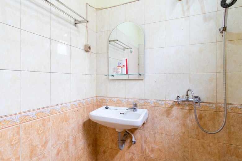 Oyo 1030 Hotel Bumi Asih